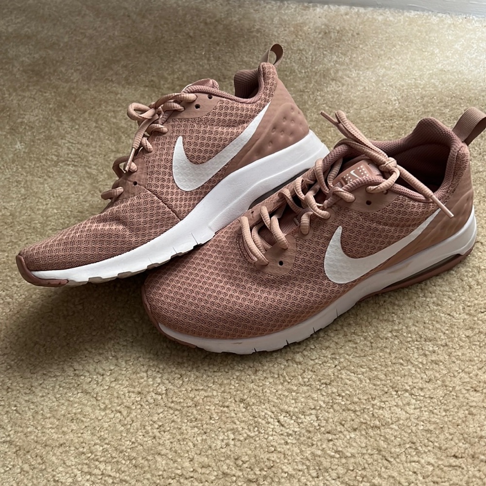 NIKE women’s sneakers size 9.5